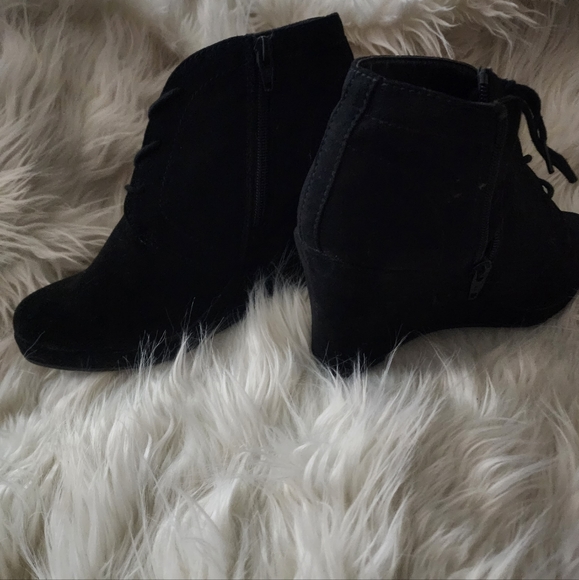 Booties - Picture 4 of 6